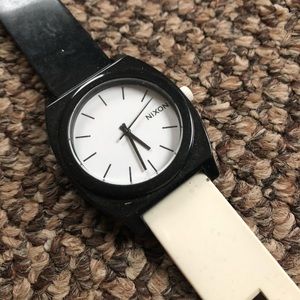 Black and White Nixon Time Teller Watch